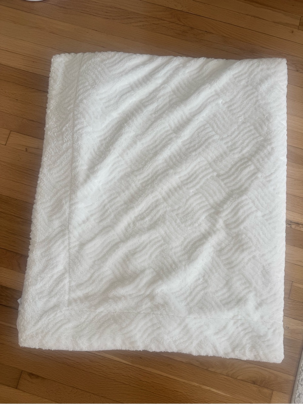 Life Comfort 60” x 72” White Off White Faux Fur Fuzzy Throw Blanket